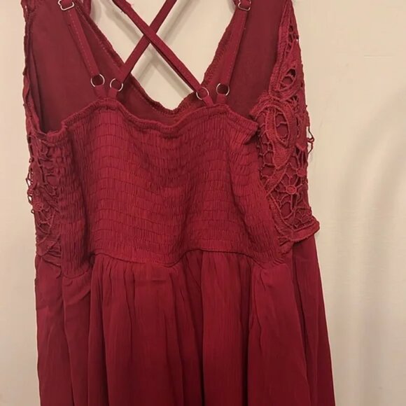 Red mini dress with lace cut out detail adjustable spaghetti straps size medium - Picture 3 of 8